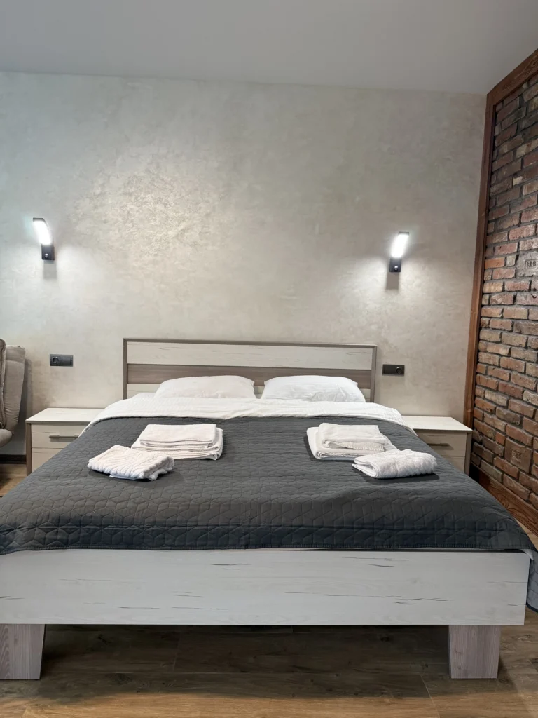 SPA-корпус з дерев'яним навісом — комплекс Гірська Лаванда, Східниця