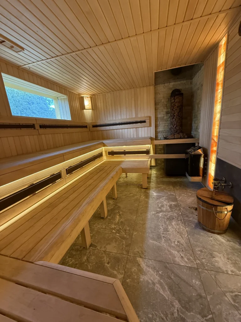 Сауна у Карпатах — гімалайська сіль та підсвічені лавки, SPA Гірська Лаванда