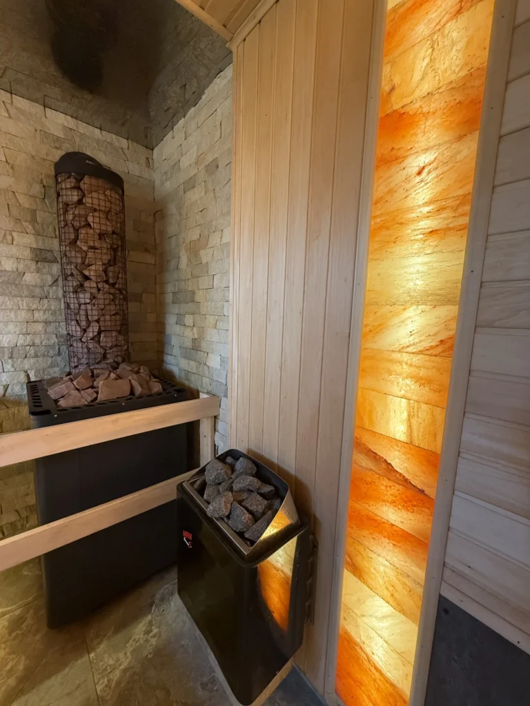 Кам'яна піч сауни з гімалайською сіллю — SPA комплексу Гірська Лаванда